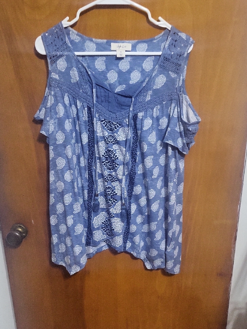 Womens Medium- Style & Co. Blue Printed Cold-Shoulder Tank with Lace Trim